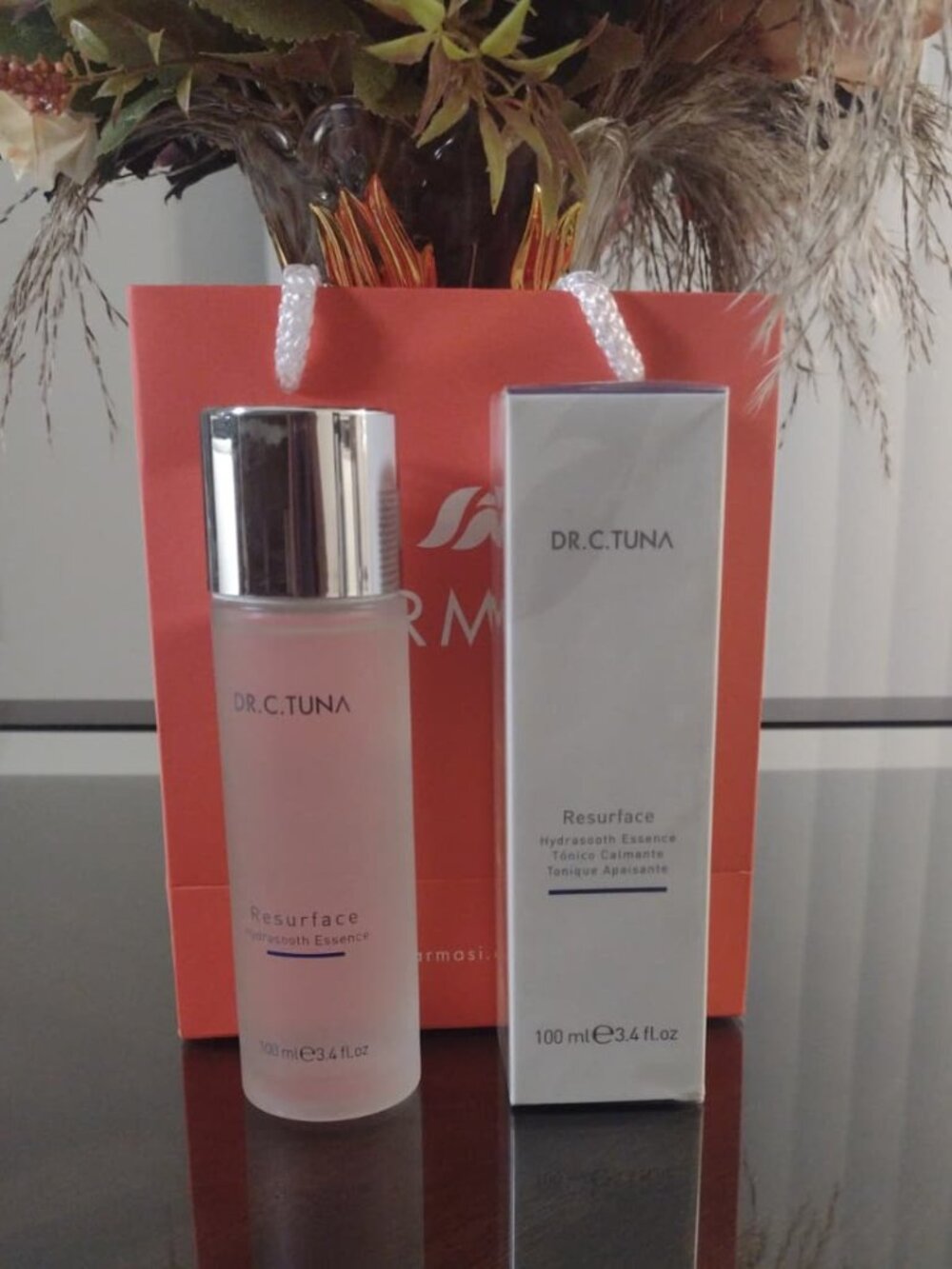 Dr. C. Tuna Resurface Hydrasooth Essence